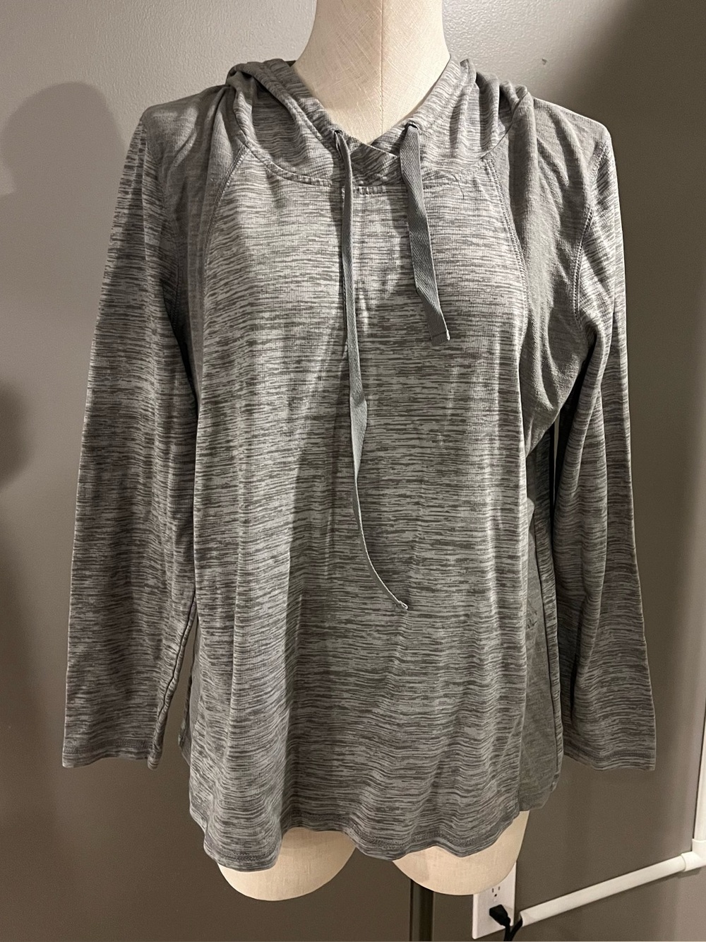 Silverwear Gray Space Dye Long Sleeve Pullover Hoodie Size Large Outdoor Active